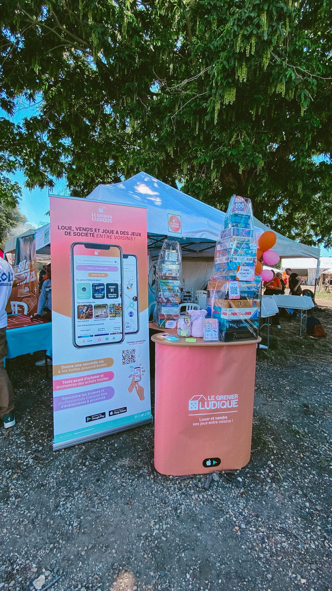 paris est ludique PEL 2022 stand le grenier ludique ballons animation 1 mètre de jeux à gagner