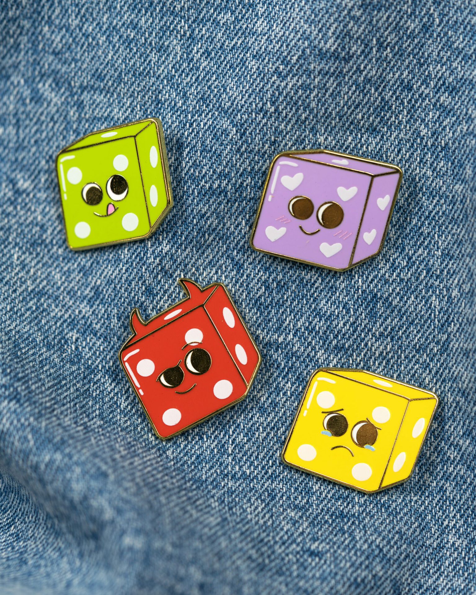 Pin's Émaillé | 🟨 Le Dé Pité – Image 5