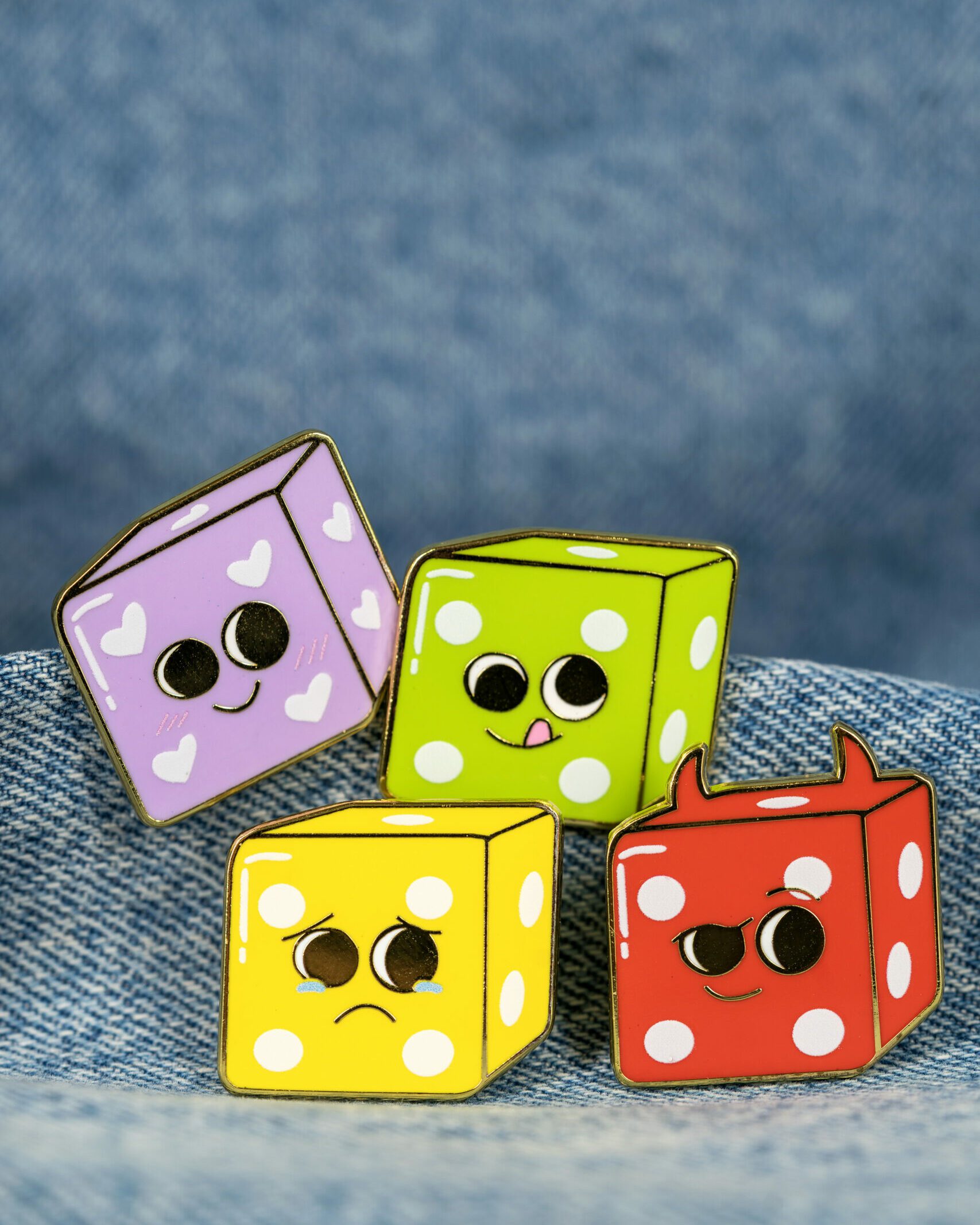 Pin's Émaillé | 🟨 Le Dé Pité – Image 4