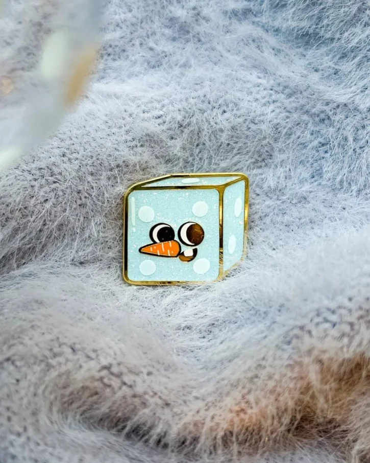 Pin's à Paillettes | ⛄ Le Dé Givré – Image 3